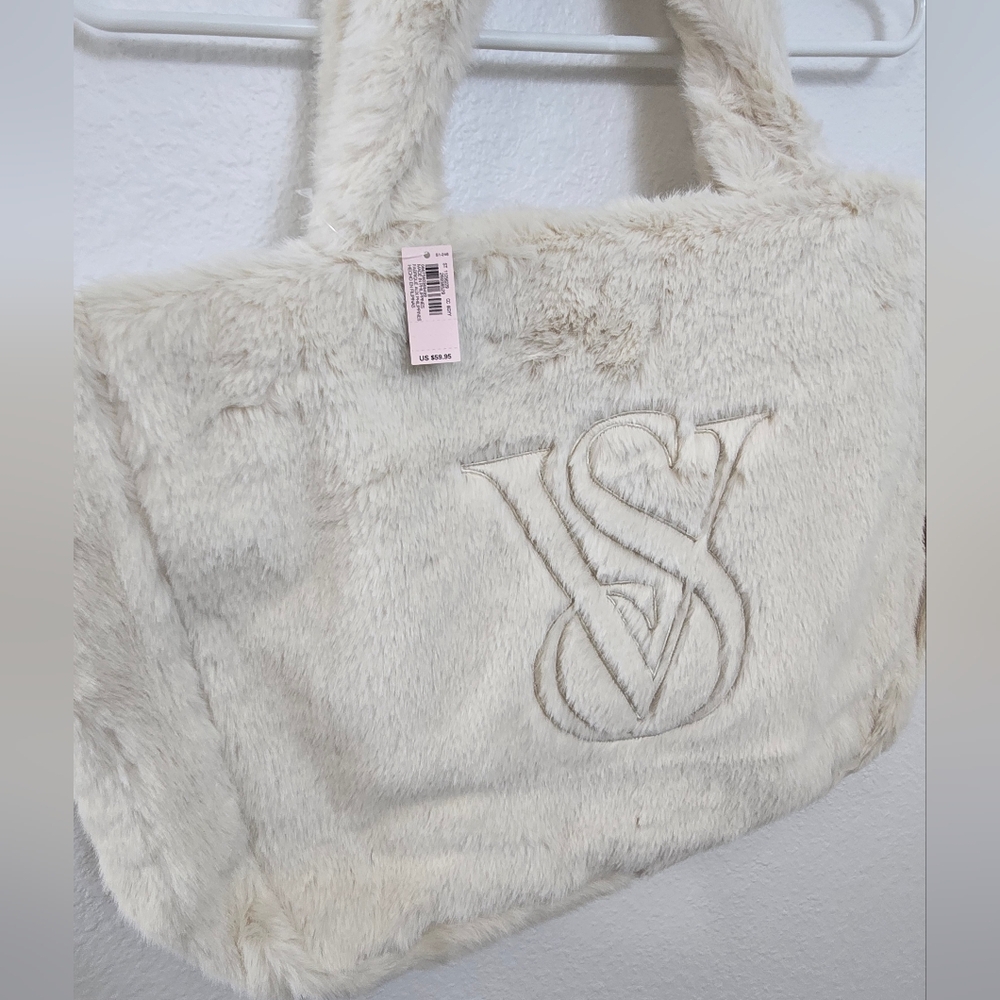 NWT Victoria Secret Beige Soft Zip Shoulder Tote - Picture 2 of 7